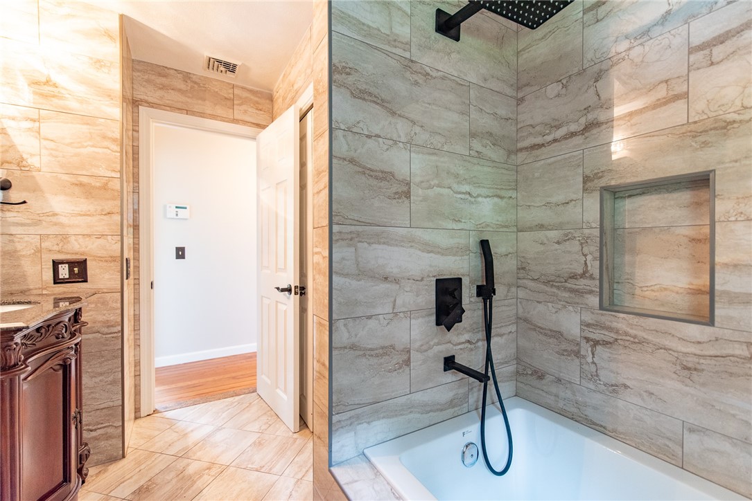 15 Stonebridge Court