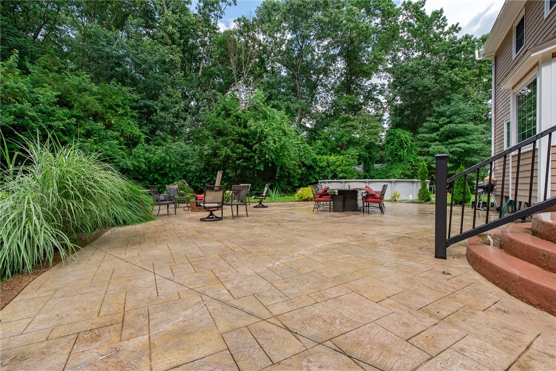 15 Stonebridge Court