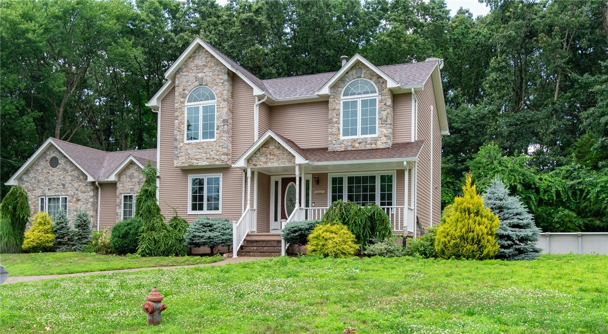 15 Stonebridge Court