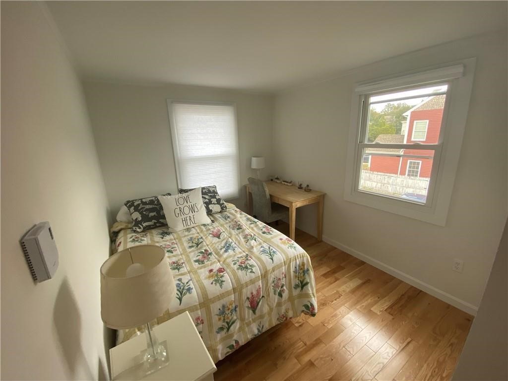 32 Middleton Avenue E