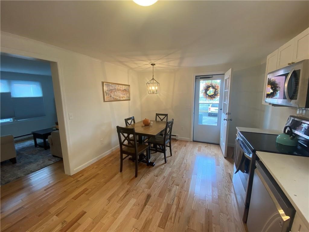 32 Middleton Avenue E