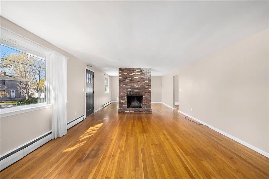 10 Longmeadow Avenue