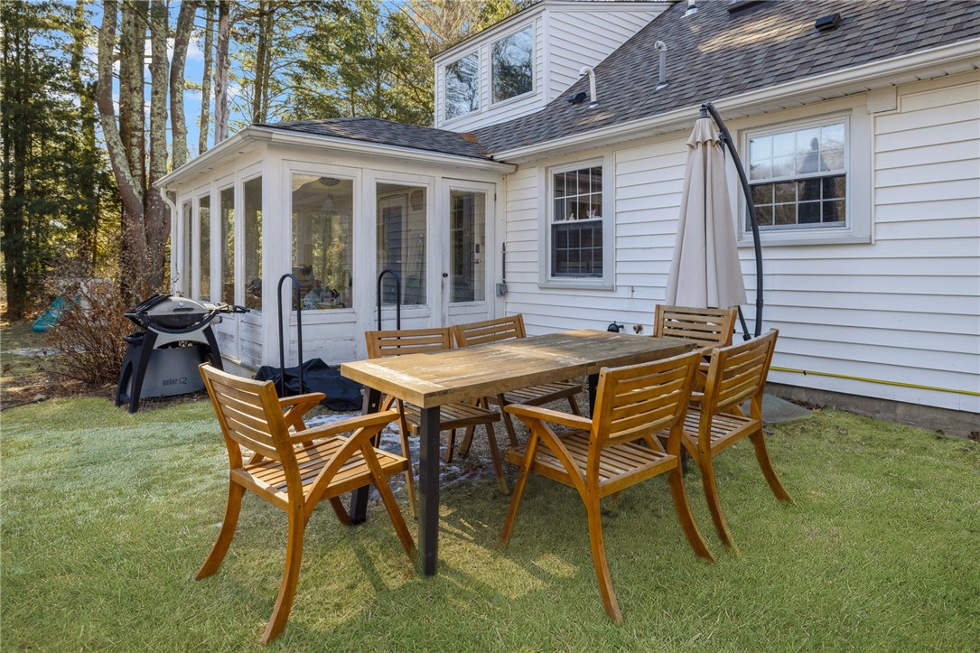 127 LITTLE REST Road