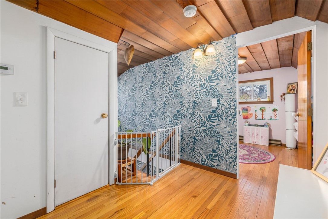 127 LITTLE REST Road