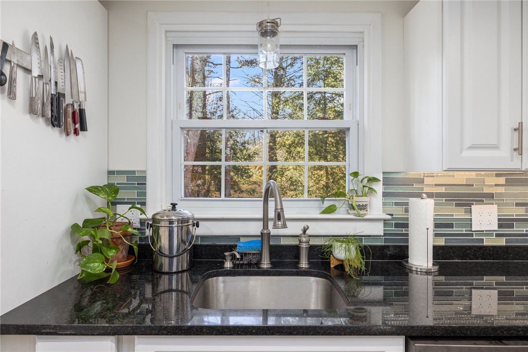 127 LITTLE REST Road