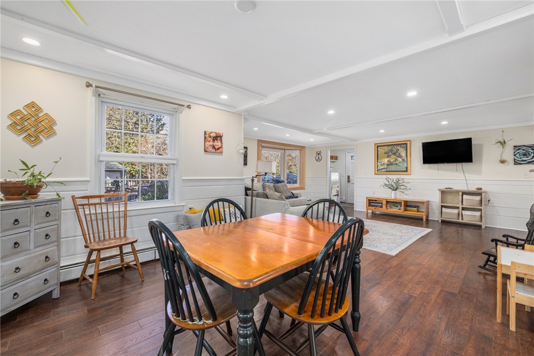 127 LITTLE REST Road