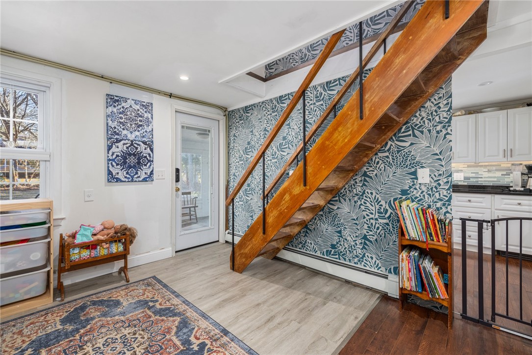 127 LITTLE REST Road