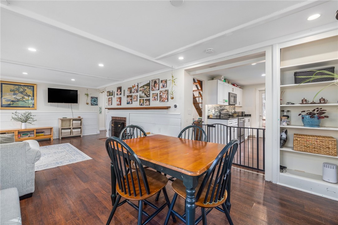 127 LITTLE REST Road