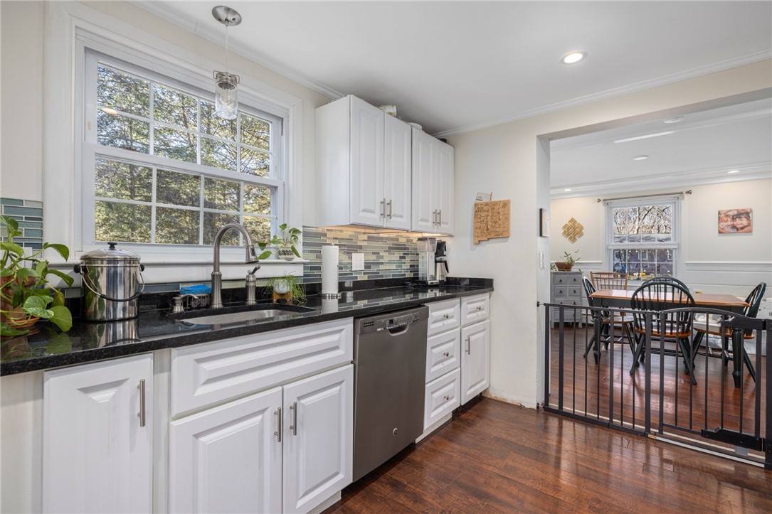 127 LITTLE REST Road