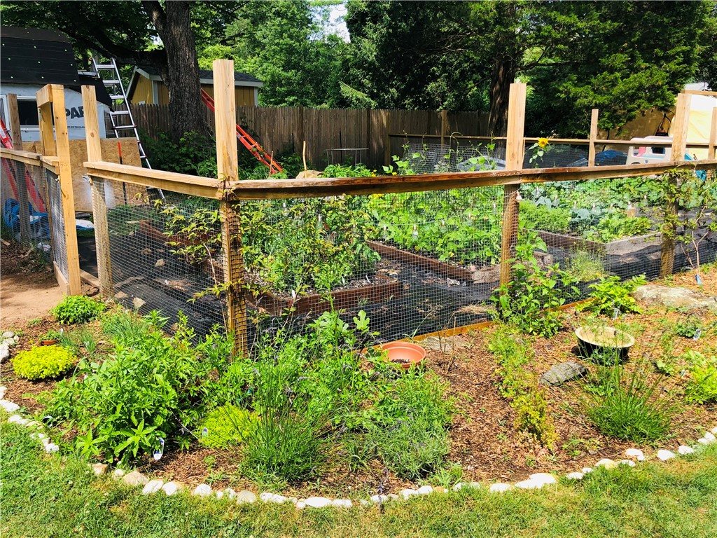 127 LITTLE REST Road