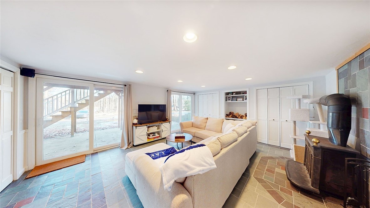 111 Lake Washington Drive