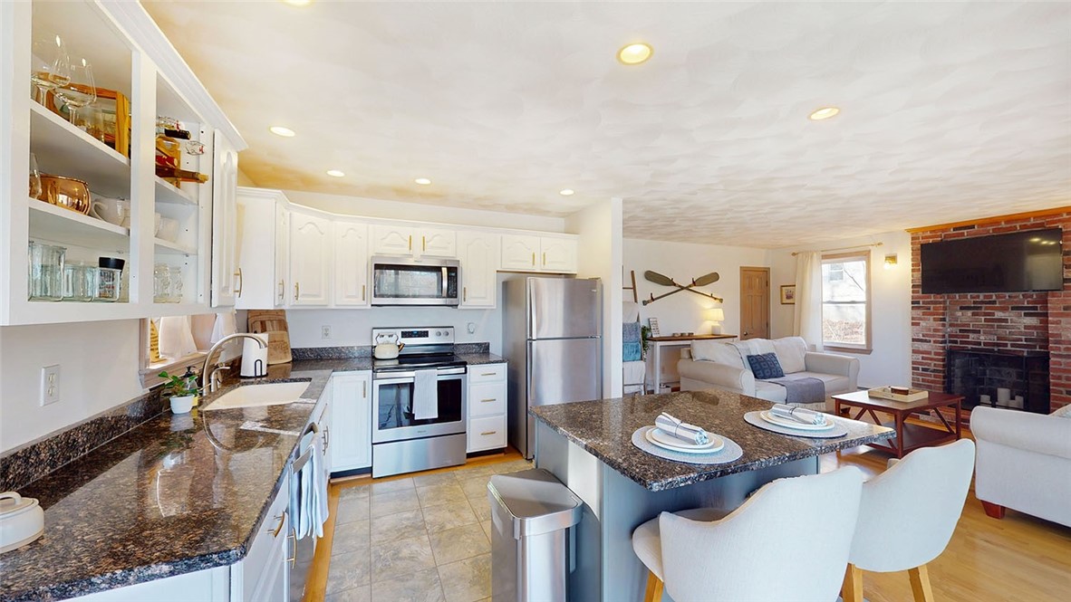 111 Lake Washington Drive