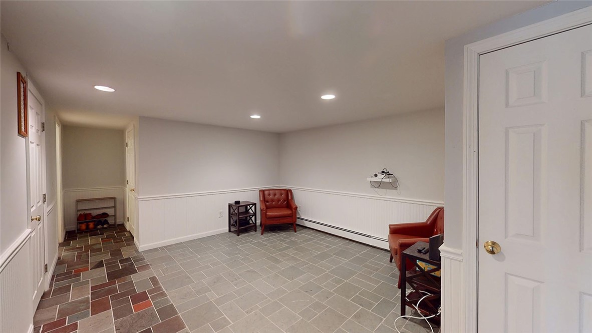 111 Lake Washington Drive