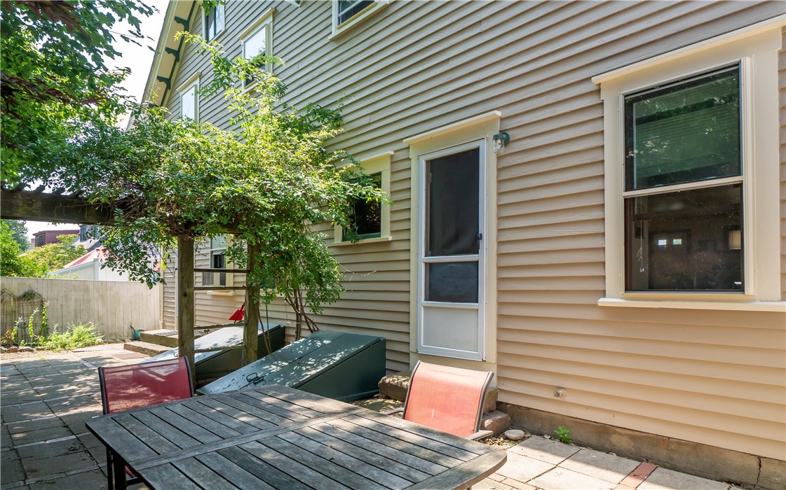 19 Cross Street