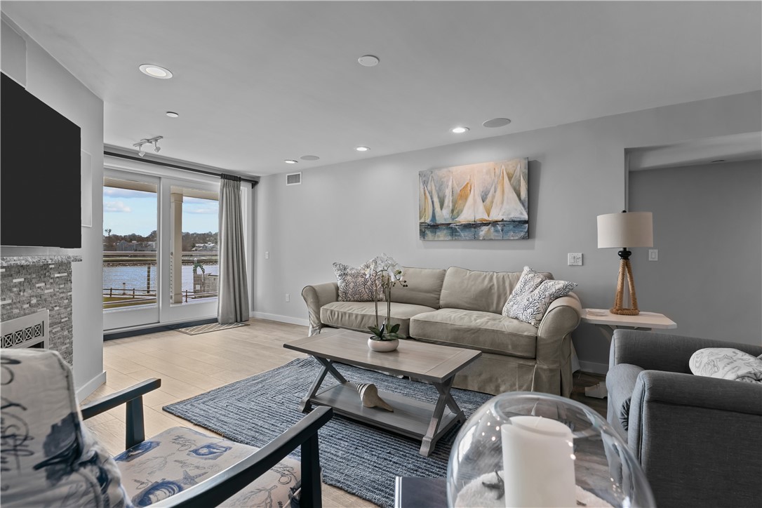 31 Coddington Wharf 13