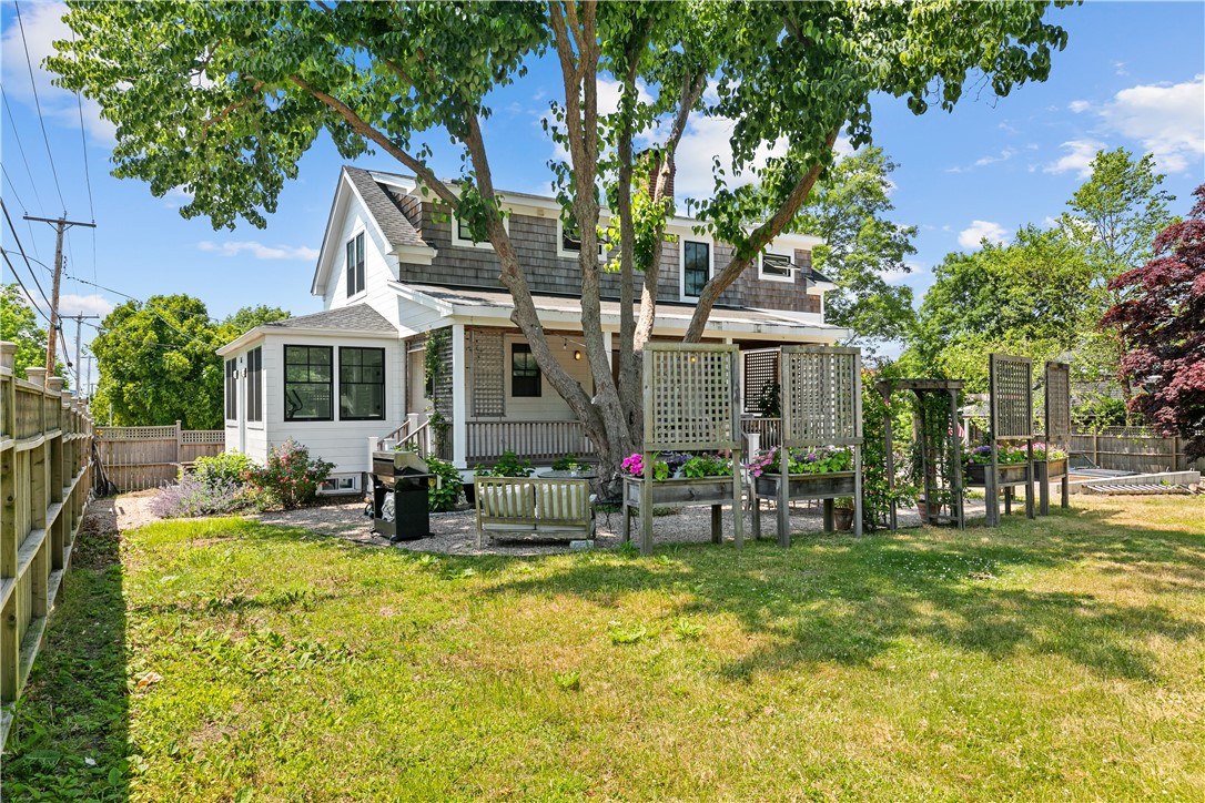 76 Van Zandt Avenue