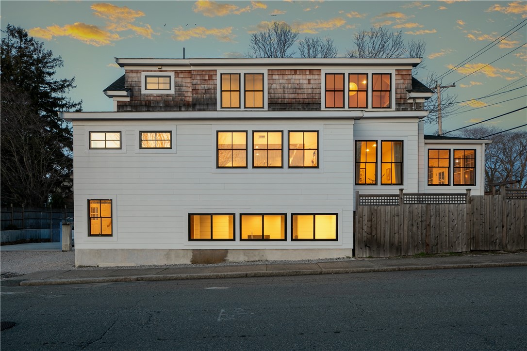 76 Van Zandt Avenue