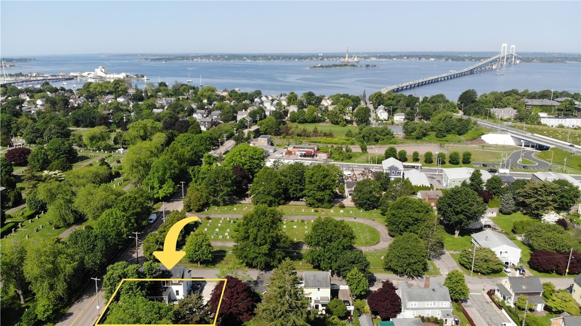 76 Van Zandt Avenue