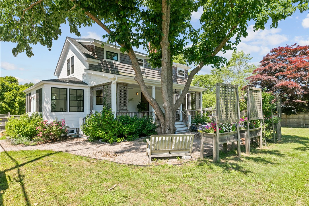 76 Van Zandt Avenue