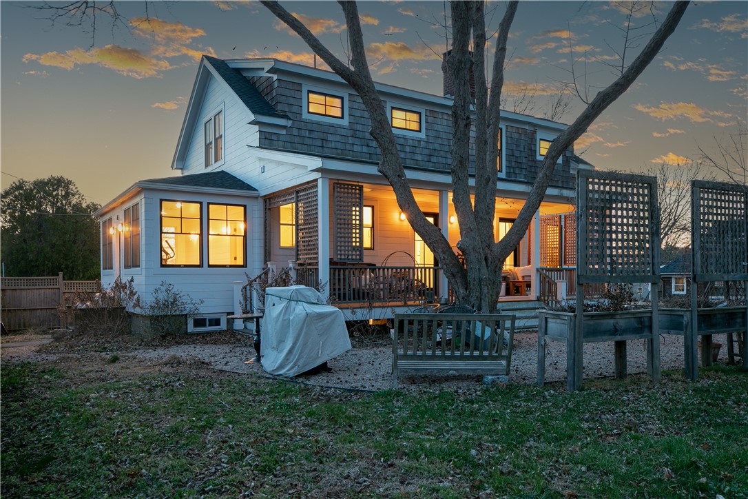 76 Van Zandt Avenue
