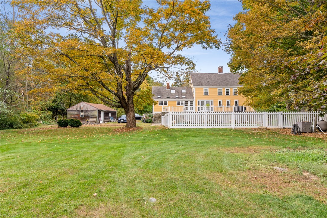 16 Center Road