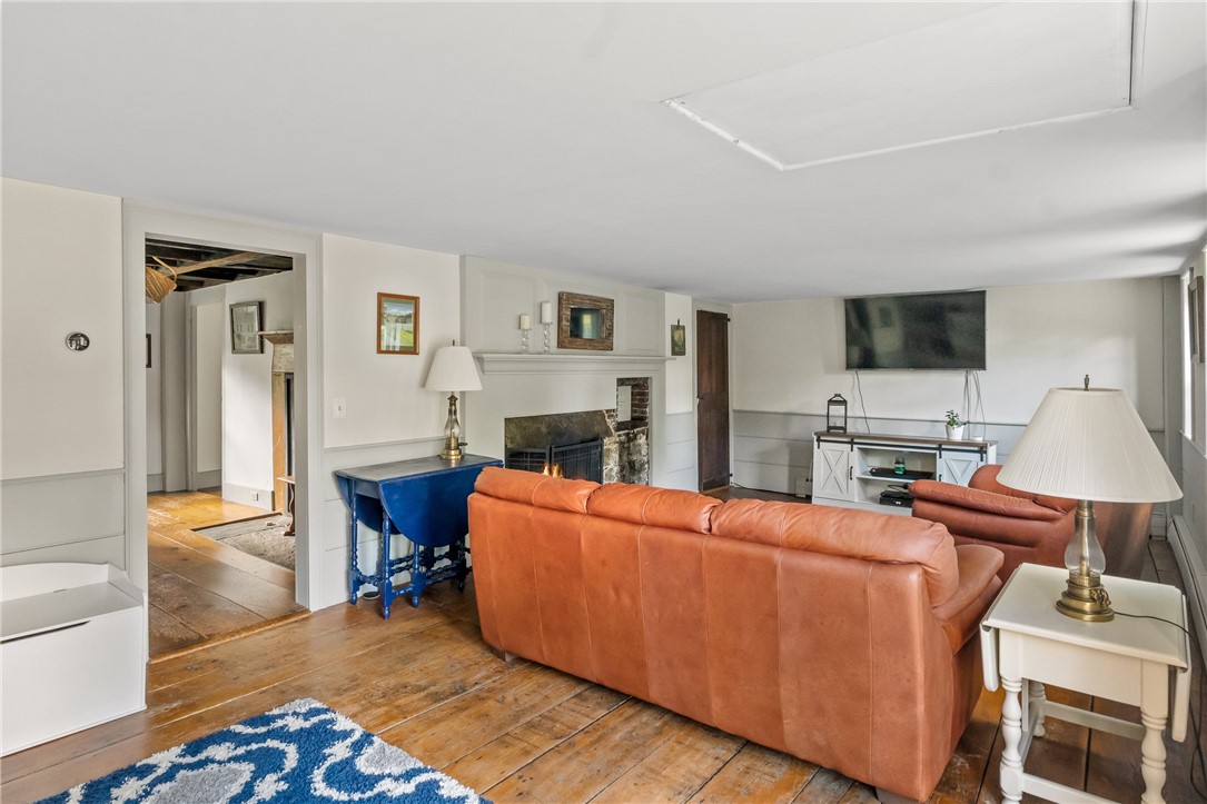 16 Center Road