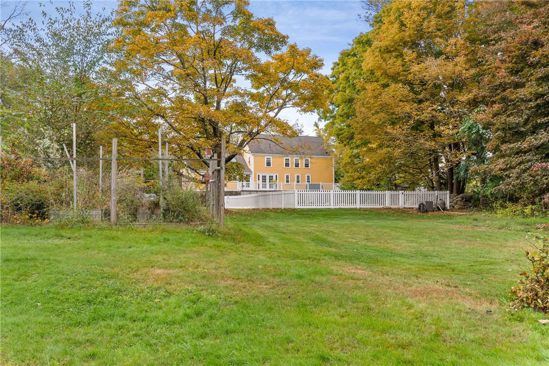 16 Center Road