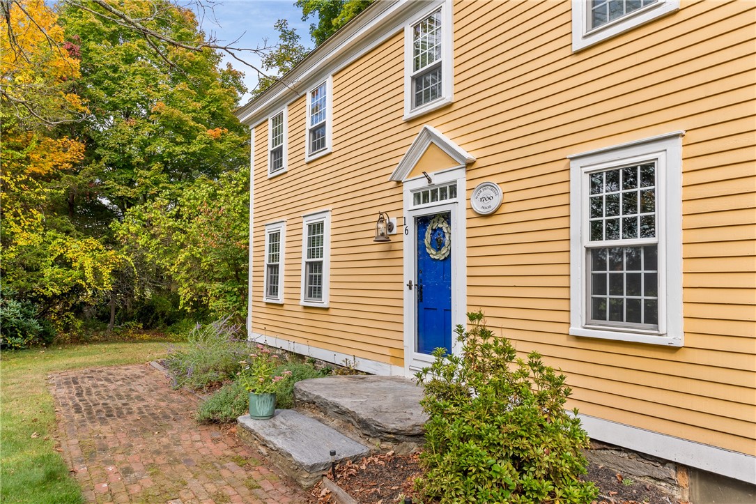 16 Center Road