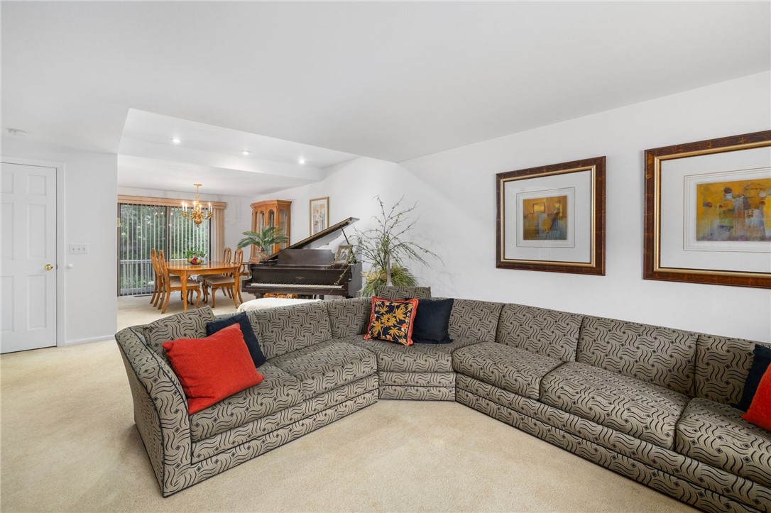 320 Westmoreland Street D2