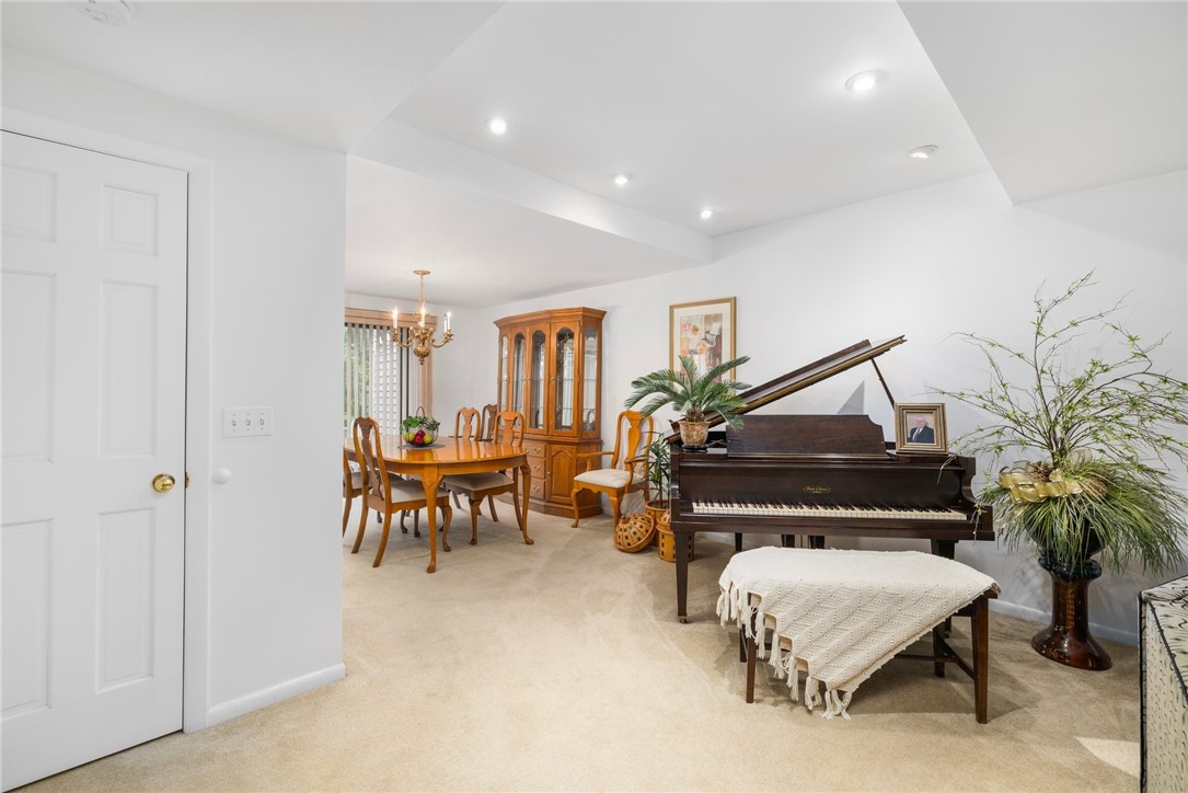 320 Westmoreland Street D2