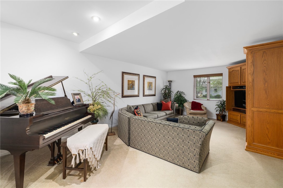 320 Westmoreland Street D2