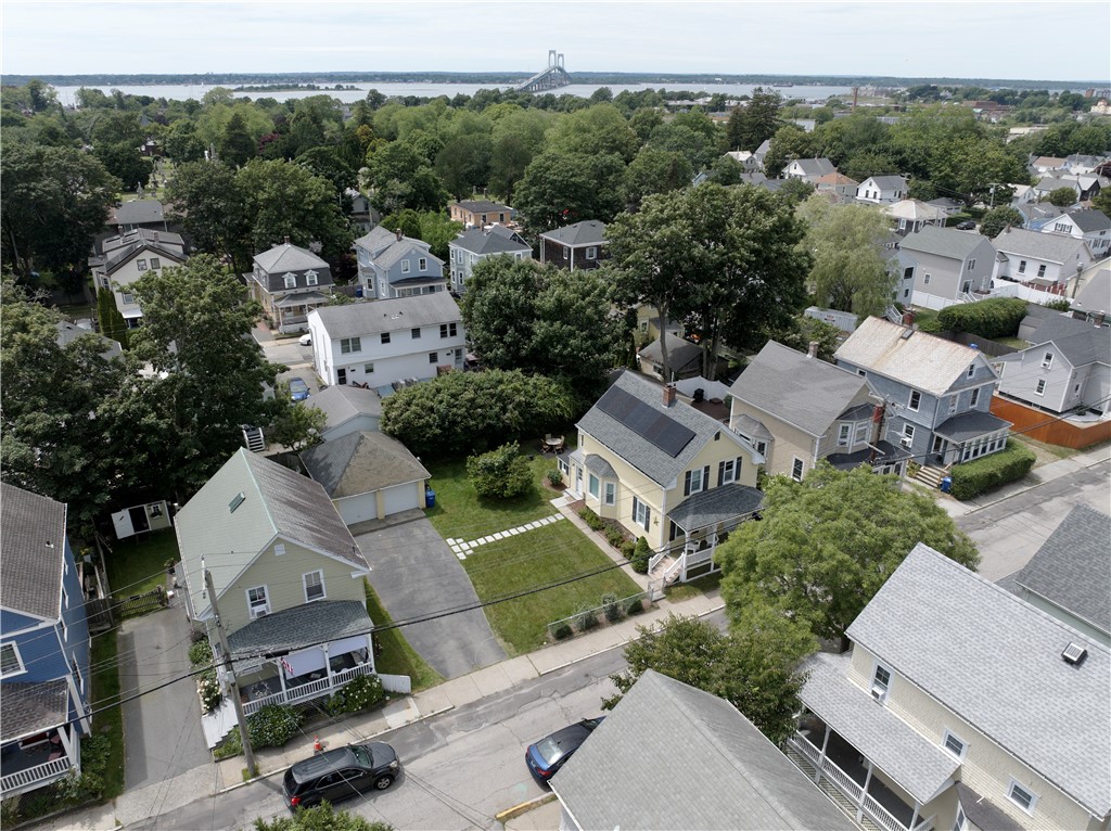 16 Congdon Avenue