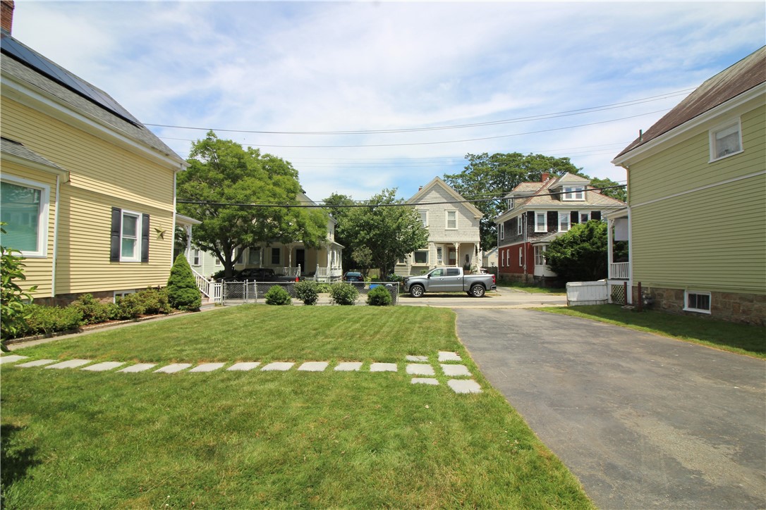 16 Congdon Avenue