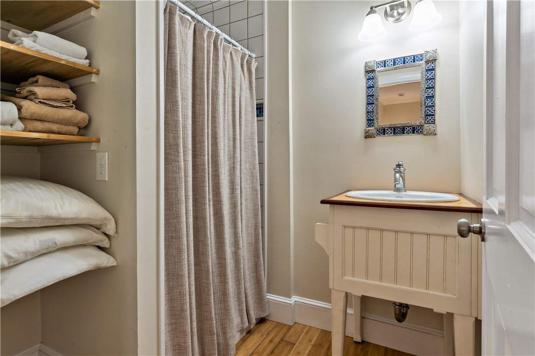 6 Gladding Court 1