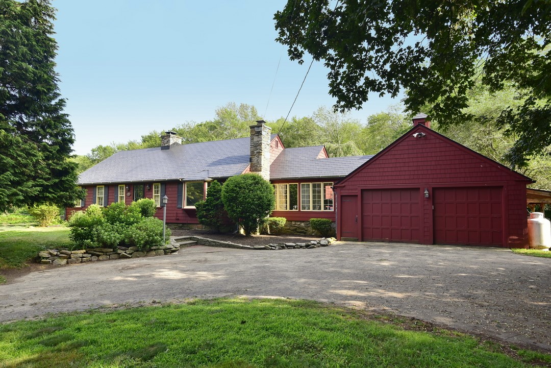 50 Roberts Way