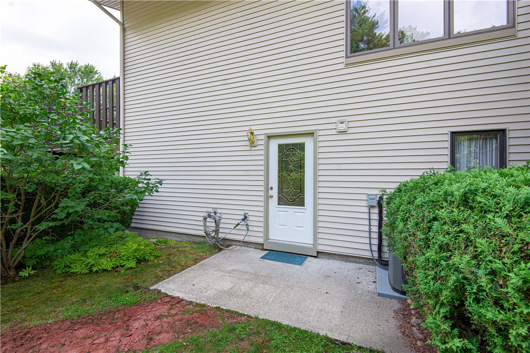 97 Farnum Pike 7