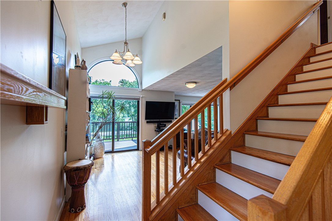 97 Farnum Pike 7