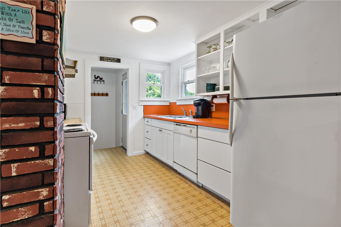 39 Salt Pond Way