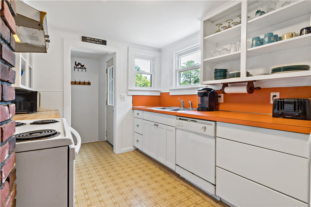 39 Salt Pond Way