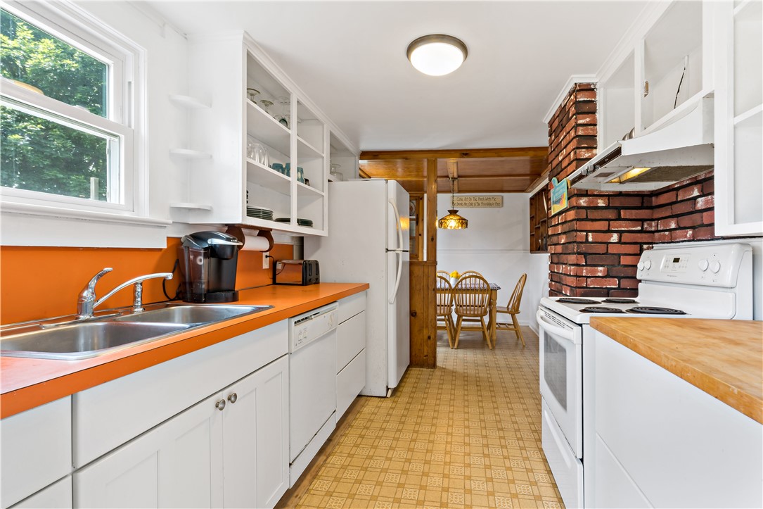 39 Salt Pond Way