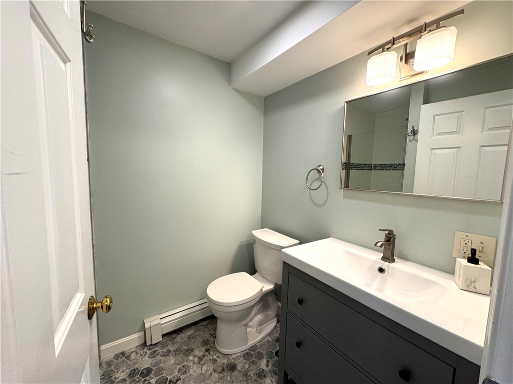 87 Roseneath Avenue A