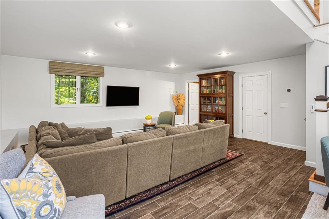 186 North Country Club Drive