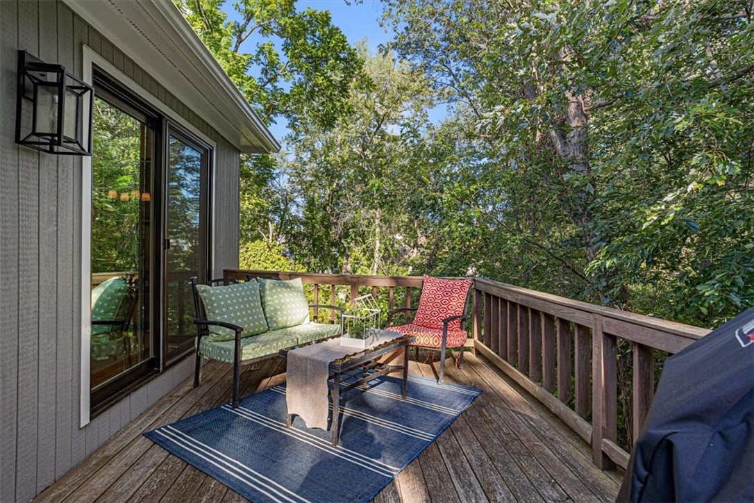 186 North Country Club Drive