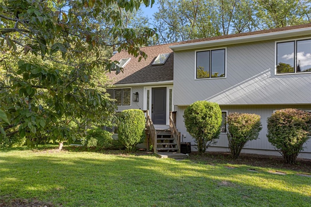 186 North Country Club Drive