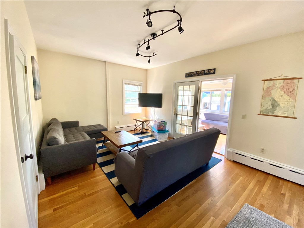 8 Morton Avenue