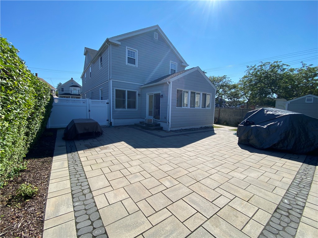 8 Morton Avenue