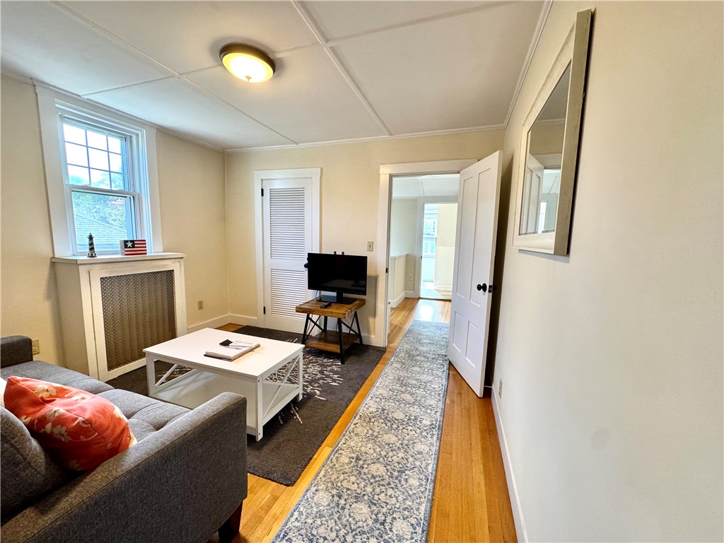 8 Morton Avenue