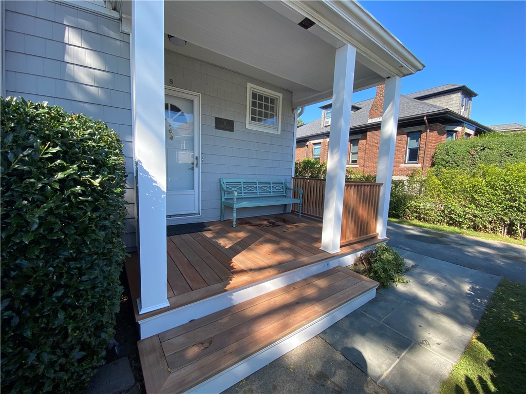 8 Morton Avenue