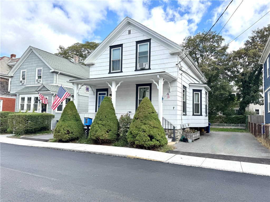 7 Congdon Avenue