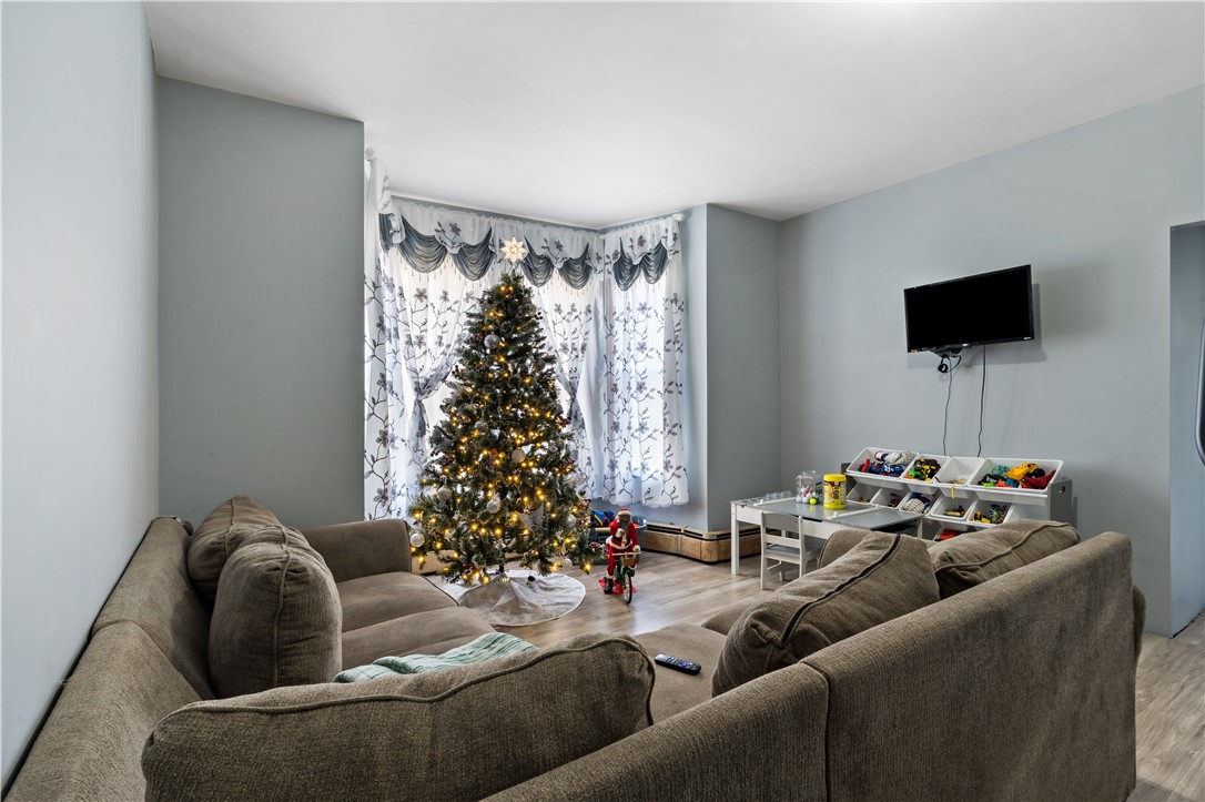 222 Carrington Avenue